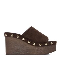 Klapki GINO ROSSI. Brązowe klapki damskie Gino Rossi, bez wzorów, bez obcasa. Za 329.99 zł.