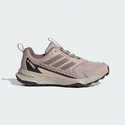 Buty Tracefinder Trail Running. Brązowe obuwie do biegania damskie Adidas, adidas terrex. Za 299.00 zł.