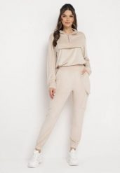 Jasnobeżowy Welurowy Komplet Dresowy Bluza z Ozdobną Kieszenią i Luźne Spodnie z Kieszeniami Whisperia. Brązowe bluzy bez kaptura damskie Born2be, m, z dresówki. Za 79.99 zł.