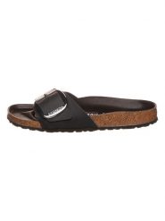 Birkenstock Skórzane klapki w kolorze czarnym rozmiar: 36. Czarne klapki damskie Birkenstock, bez wzorów, z nubiku, bez obcasa. Za 460.12 zł.
