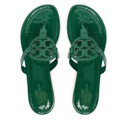 Japonki Tory Burch. Brązowe klapki damskie Tory Burch, bez wzorów, bez obcasa. Za 1,149.00 zł.