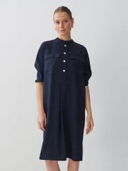 Someday. Sukienka w kolorze granatowym rozmiar: 38. Niebieskie sukienki damskie Someday, na co dzień, bez wzorów, bez kołnierzyka, bez ramiączek, midi, proste. Za 195.99 zł.