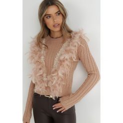 Beżowy Sweter z Piórami Beliita. Brązowe swetry klasyczne damskie Born2be, z jeansu, bez kołnierzyka. Za 179.99 zł.