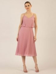 APART Sukienka w kolorze jasnoróżowym rozmiar: 38. Różowe sukienki damskie Apart, bez wzorów, bez kołnierzyka, bez ramiączek, midi. Za 217.99 zł.