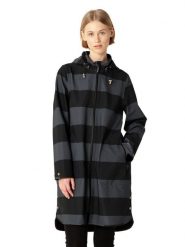 Ilse Jacobsen Płaszcz przeciwdeszczowy w kolorze czarno-szarym rozmiar: 44. Czarne kurtki przeciwdeszczowe damskie Ilse Jacobsen, m, bez kaptura. Za 322.73 zł.