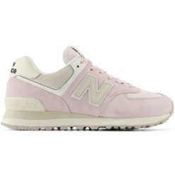 Buty New Balance WL574DL2 różowe. Czerwone buty sportowe na co dzień damskie bez wzorów, z bawełny. Za 632.54 zł.