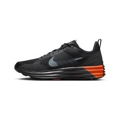 Buty do chodzenia męskie Nike Lunar Roam. Czarne obuwie do biegania damskie Nike. Za 499.99 zł.