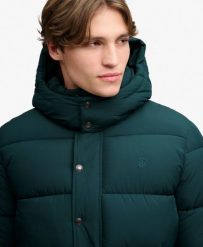 Superdry Premium Ripstop Puffer kurtka wodoodporna – Dark Pine Green. Zielone kurtki damskie Superdry., na zimę, l, bez wzorów, bez kaptura. Za 497.00 zł.