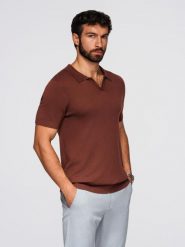 Koszulka męska polo bez guzików z klasycznym splotem – ciepłobrązowa V4 - Rozmiar: L. Brązowe koszulki polo męskie Ombre Clothing, l, bez wzorów, z dzianiny, bez ramiączek. W wyprzedaży za 149.99 zł.