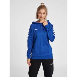 Bluza damska z kapturem Hummel hmlGO. Niebieskie bluzy z kapturem damskie HUMMEL, na wiosnę, xs, z bawełny. Za 185.50 zł.