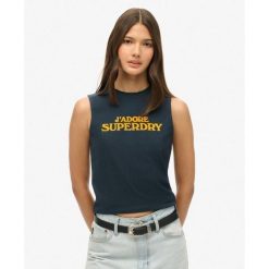 Luksusowy, dopasowany top sportowy z grafiką. Niebieskie topy sportowe damskie Superdry., bez wzorów, bez ramiączek. W wyprzedaży za 120.60 zł.