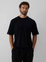 4F T-shirt loose gładki męski - czarny M. Czarne t-shirty męskie 4f, m, bez wzorów, z bawełny, bez kołnierzyka. Za 69.99 zł.