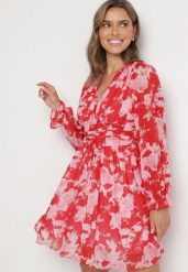 Czerwona Sukienka Rozkloszowana w Kwiaty Aclia. Czerwone sukienki damskie Born2be, na imprezę, l, bez wzorów, bez kołnierzyka, bez ramiączek, mini, rozkloszowane. W wyprzedaży za 127.99 zł.