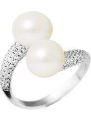 Pearl Addict Srebrny pierścionek z perłami rozmiar: onesize. Białe pierścionki damskie Pearl Addict, z cyrkonią, srebrne. Za 360.17 zł.