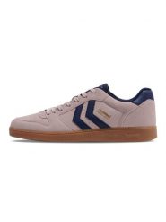 Buty damskie Hummel Perfekt CL. Czerwone buty sportowe na co dzień damskie HUMMEL, bez wzorów, z mikrofibry, do piłki ręcznej. Za 270.50 zł.