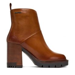 Botki G-Star Raw. Brązowe botki damskie G-Star Raw, retro, bez obcasa, na słupku, bez zapięcia. Za 419.99 zł.
