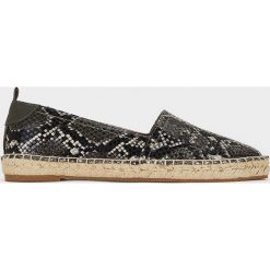 Parfois - Espadryle. Czarne espadryle damskie Parfois, bez wzorów, z gumy, bez obcasa. Za 89.90 zł.