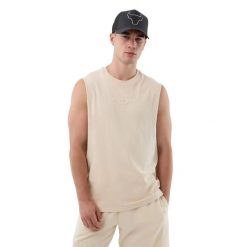 T-shirt bez rękawów Chicago Bulls New Era NBA Core Plus. Brązowe t-shirty męskie New Era, m, bez wzorów, z materiału, bez kołnierzyka. Za 219.00 zł.
