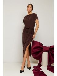 Made of emotion Sukienka w kolorze brązowym rozmiar: XL. Brązowe sukienki damskie Made Of Emotion, na co dzień, xl, bez wzorów, bez kołnierzyka, bez ramiączek, maxi, proste. Za 229.99 zł.