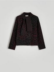 Sweter z szalowym kołnierzem - wielobarwny. Swetry klasyczne damskie Reserved, l, z dzianiny, bez kołnierzyka. W wyprzedaży za 79.99 zł.