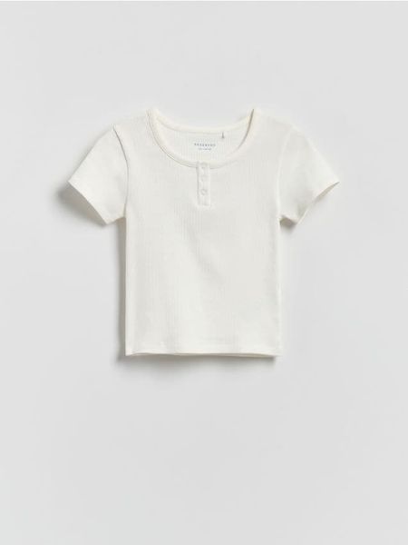Prążkowany t-shirt z guzikami - złamana biel. Koszulki dziewczęce Reserved, bez wzorów, z bawełny, bez ramiączek. Za 29.99 zł.
