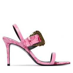 Sandały Versace Jeans Couture. Czerwone sandały damskie Versace Jeans Couture, bez wzorów, z jeansu, bez obcasa, na szpilce. Za 989.99 zł.