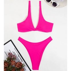 Bikini z trójkątnym topem na plażę i basen Muire. Czerwone bikini damskie Intica, bez wzorów. W wyprzedaży za 139.00 zł.