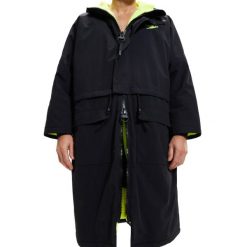 Kurtka płaszcz unisex Speedo Change Robe. Czarne kurtki treningowe męskie Speedo, l, bez wzorów, sportowe. Za 1,598.99 zł.