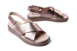 CAPRICE 9-28208-44 341 taupe metallic, sandały damskie. Żółte sandały damskie Caprice, bez wzorów, bez obcasa. Za 319.90 zł.