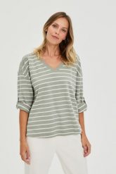 Bluza w paski oliwkowa. Zielone bluzy bez kaptura damskie MOODO, l, z bawełny. Za 99.99 zł.