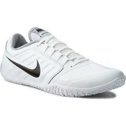 Buty NIKE - Air Pernix 818970 100 White/Black/Wolf Grey. Białe buty fitness męskie Nike, na fitness i siłownię. W wyprzedaży za 239.00 zł.