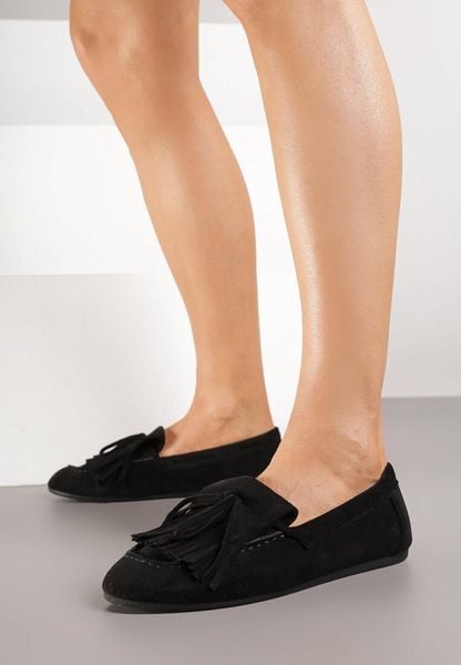 Czarne Mokasyny z Ozdobnymi Frędzlami Ivalinna. Czarne mokasyny damskie Born2be, z jeansu. Za 79.99 zł.
