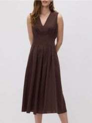 Sukienka z lnem - brązowy. Brązowe sukienki damskie Reserved, l, bez wzorów, z bawełny, bez kołnierzyka, bez ramiączek, rozkloszowane. Za 159.99 zł.