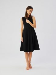 Stylove Sukienka w kolorze czarnym rozmiar: S. Czarne sukienki damskie Stylove, s, bez wzorów, bez kołnierzyka, bez ramiączek, midi, rozkloszowane. Za 227.85 zł.