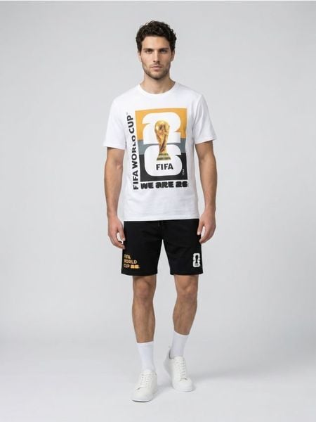 Bawełniana piżama dwuczęściowa z nadrukiem FIFA World Cup - wielobarwny. Piżamy męskie Sinsay, l, bez wzorów, z bawełny, bez ramiączek. Za 49.99 zł.