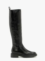 Czarne kozaki z wąską cholewką. Czarne kozaki damskie Ryłko, ze skóry, z okrągłym noskiem, bez obcasa, na obcasie. W wyprzedaży za 269.99 zł.