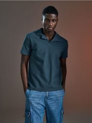Koszulka polo - niebieski. Niebieskie koszulki polo męskie Sinsay, l, bez wzorów, z bawełny, bez ramiączek. Za 29.99 zł.