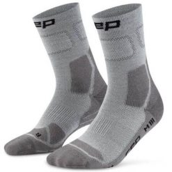 Skarpety hikingowe męskie kompresyjne do połowy łydki z lekką amortyzacją CEP. Szare skarpetki męskie CEP, bez wzorów, z elastanu. Za 94.00 zł.