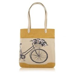 Modna shopperka PAOLO PERUZZI E-12-MC musztardowa. Brązowe shopper bag damskie Paolo Peruzzi, bez wzorów, z bawełny, na ramię, z nadrukiem, bez dodatków. Za 89.99 zł.