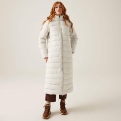 Płaszcz turystyczny damski zimowy ocieplany Elender Regatta. Szare płaszcze damskie Regatta, na zimę, bez wzorów, sportowe. W wyprzedaży za 384.75 zł.