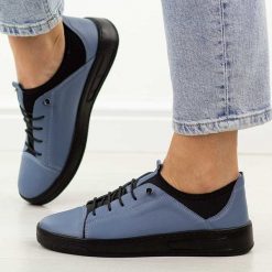 Niebieskie skórzane półbuty damskie T.Sokolski w26-151. Niebieskie półbuty damskie Sokolski, bez wzorów, z jeansu, biznesowe, z okrągłym noskiem, bez obcasa, na płaskiej podeszwie. Za 299.00 zł.