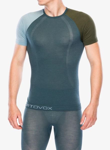 Koszulka termoaktywna Ortovox 120 Comp Light Short Sleeve. Niebieskie bielizna termoaktywna męska ORTOVOX, na zimę, l, z dzianiny, bez ramiączek. Za 350.89 zł.