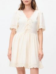 Sukienka z dodatkiem lnu - kremowy. Białe sukienki damskie Reserved, l, bez wzorów, z wiskozy, bez kołnierzyka, bez ramiączek, rozkloszowane. Za 159.99 zł.