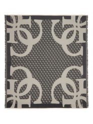 Guess Szal w kolorze szarym - 135 x 153 cm rozmiar: onesize. Czarne szaliki i kominy damskie Guess, z aplikacjami, z materiału. Za 204.48 zł.