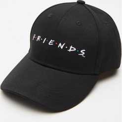 Czapka z daszkiem Friends - Czarny. Czarne czapki z daszkiem damskie House, bez wzorów. Za 35.99 zł.