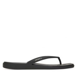 Japonki Crocs. Czarne klapki damskie Crocs, bez wzorów, bez obcasa. Za 159.99 zł.