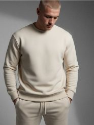 Bluza crewneck basic - kremowy. Białe bluzy bez kaptura męskie Sinsay, l. Za 29.99 zł.