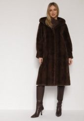 Brązowy Płaszcz Futerko w Pionowy Wzór z Kapturem Cahroris. Brązowe płaszcze damskie Born2be, l, bez wzorów, z dzianiny, eleganckie. Za 299.99 zł.