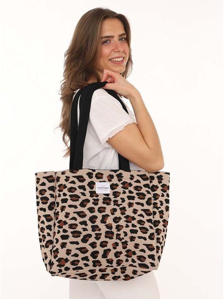 Zwillingsherz Torebka "Leo" w kolorze beżowym rozmiar: onesize. Brązowe shopper bag damskie Zwillingsherz, bez wzorów, z materiału, na ramię, bez dodatków. Za 156.98 zł.