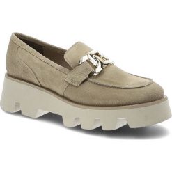 Beżowe Półbuty Karino Damskie Skórzane Obuwie. Brązowe półbuty damskie Karino, bez wzorów, ze skóry, eleganckie, bez obcasa, na płaskiej podeszwie. Za 399.00 zł.